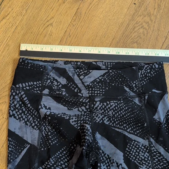 Lululemon Athletica tight stuff tight leggings Reflective Scalloped Edge 10 - Picture 3 of 8